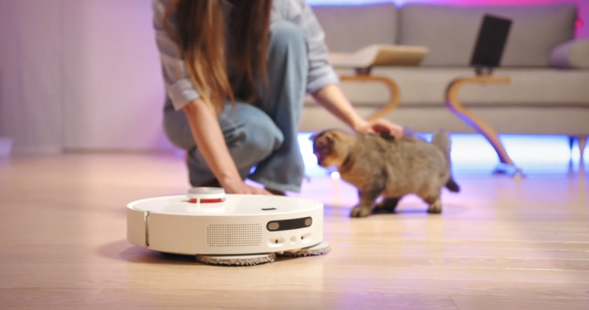 Smart pet home cleaning